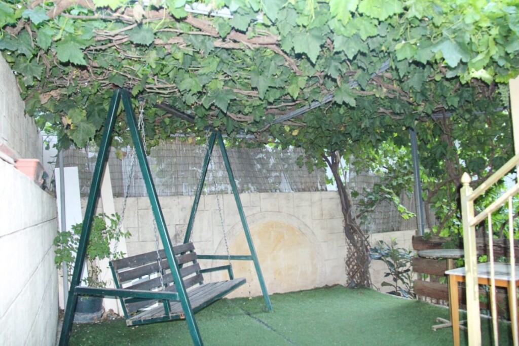 נעים במירון